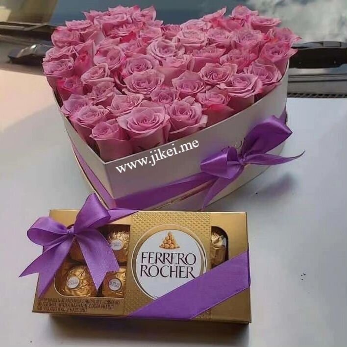 Lilac Heart-shaped hatbox With Ferrero Rocher 8pieces