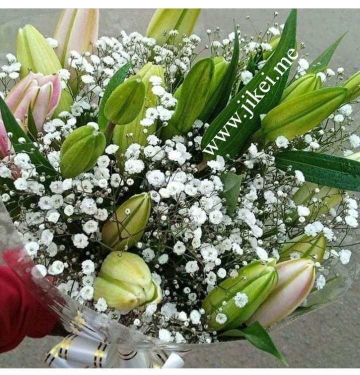 Lilies and Gyspophila - Image 2