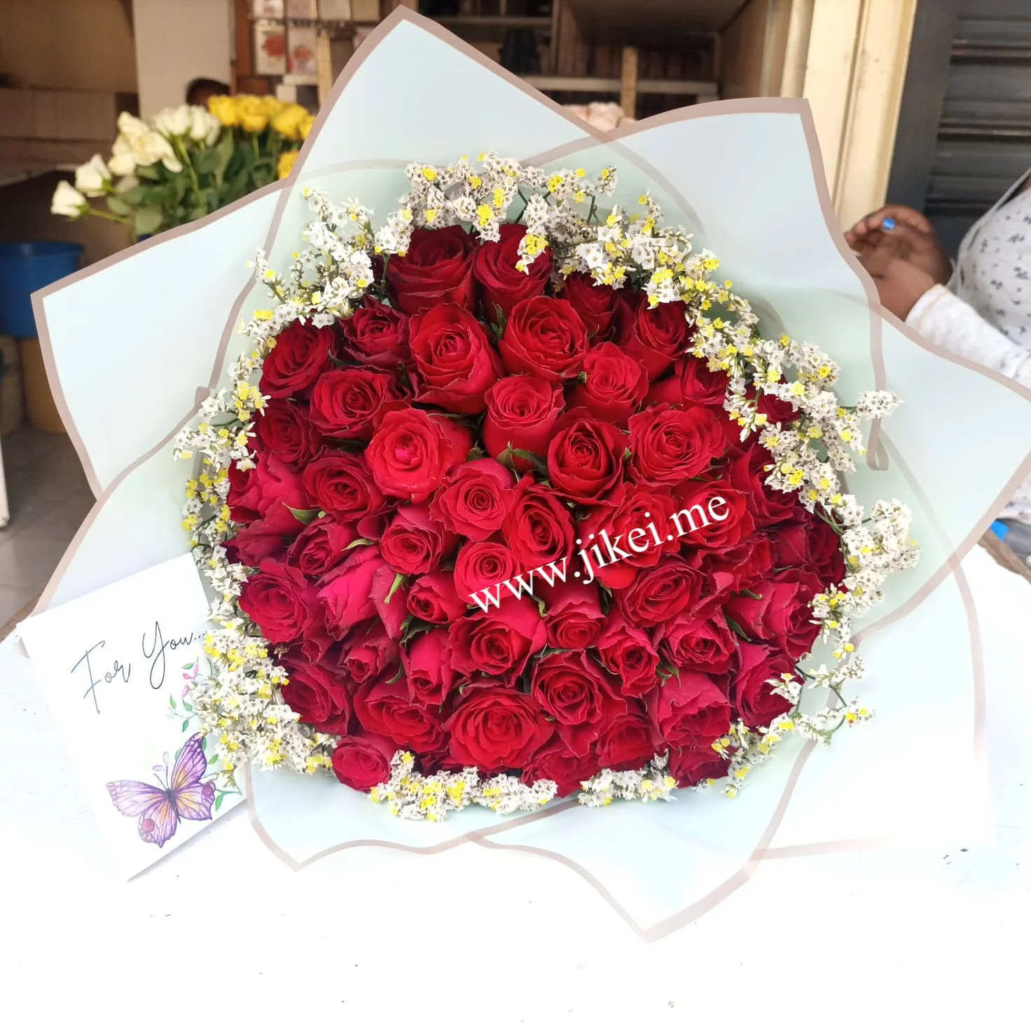 Red roses and Caspia