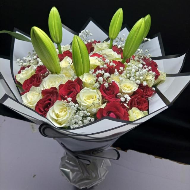 Romantic Lilies and Roses